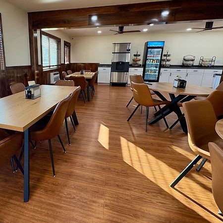Americas Best Value Inn Wall Luaran gambar