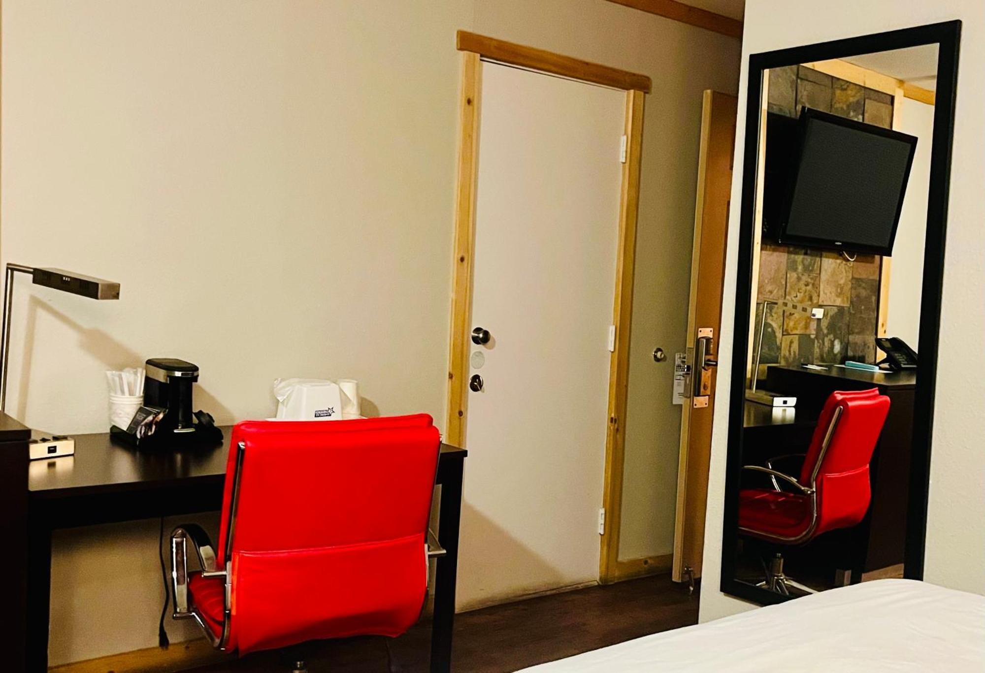 Americas Best Value Inn Wall Luaran gambar