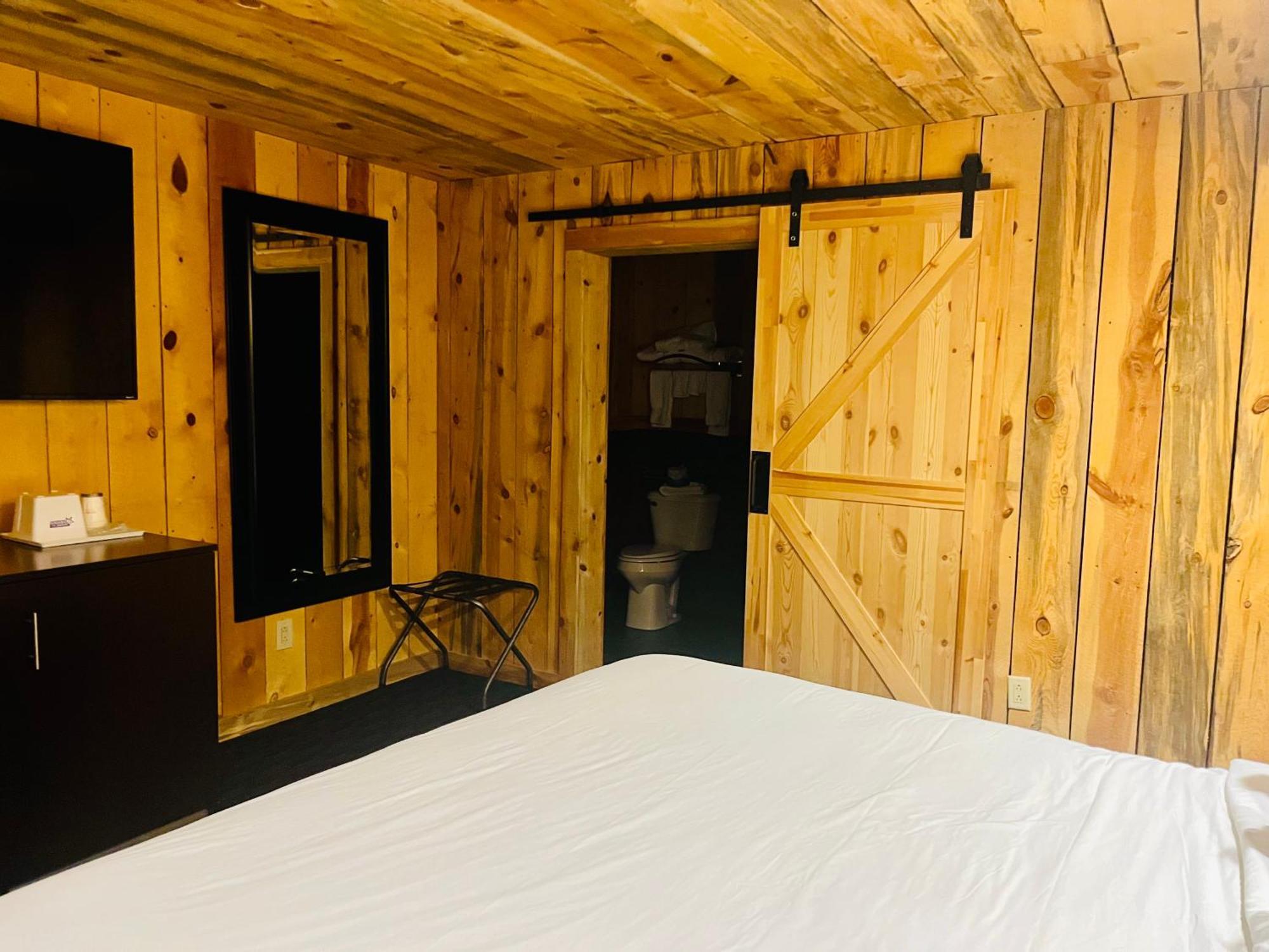 Americas Best Value Inn Wall Luaran gambar