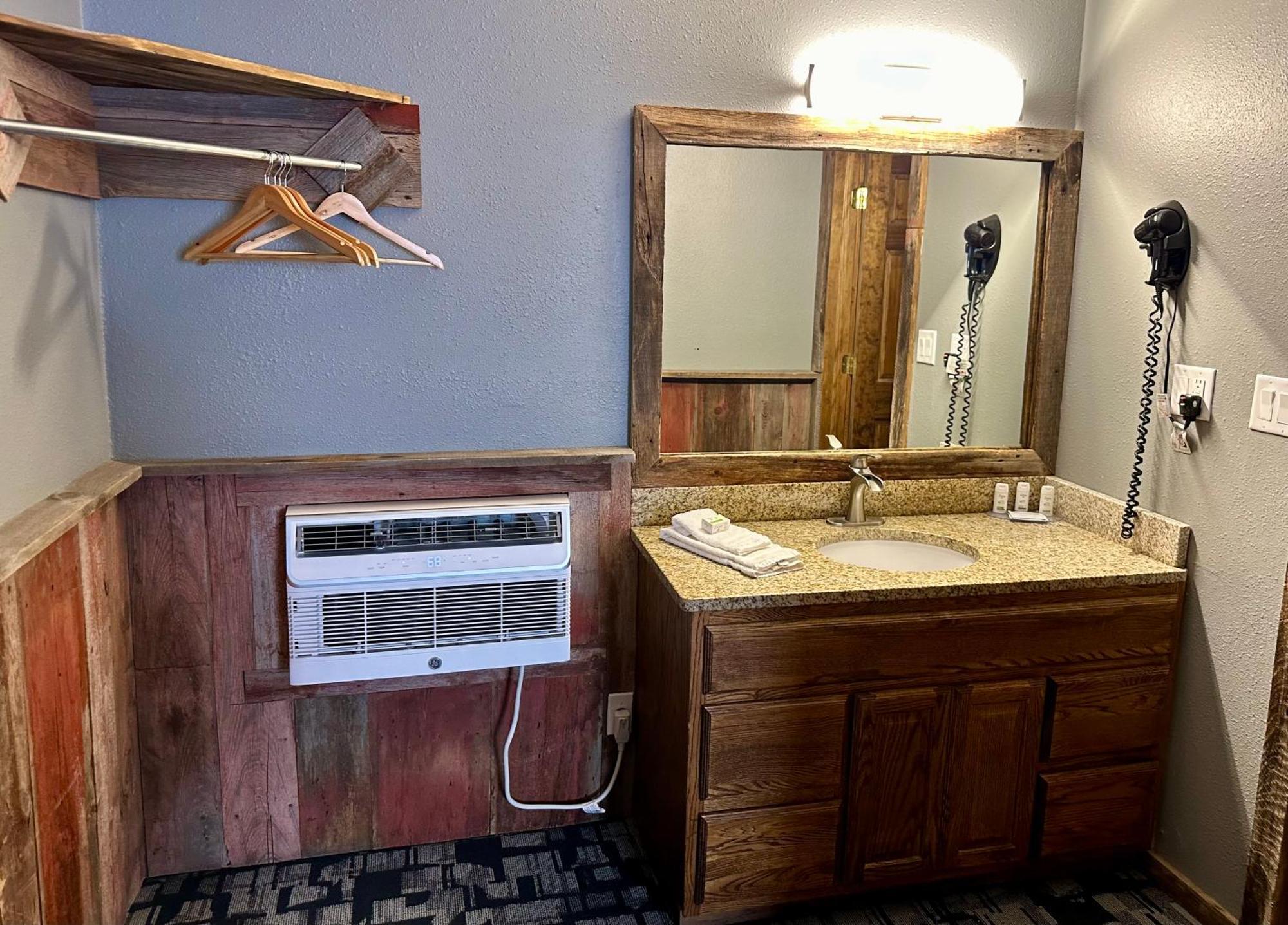 Americas Best Value Inn Wall Luaran gambar