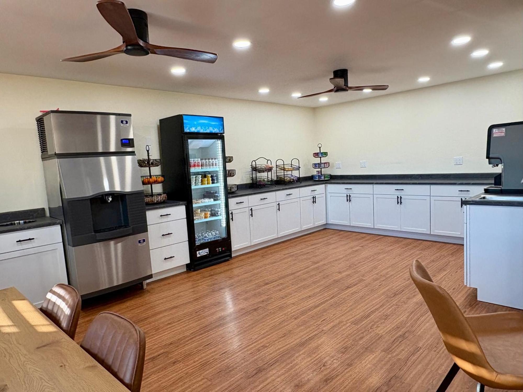 Americas Best Value Inn Wall Luaran gambar