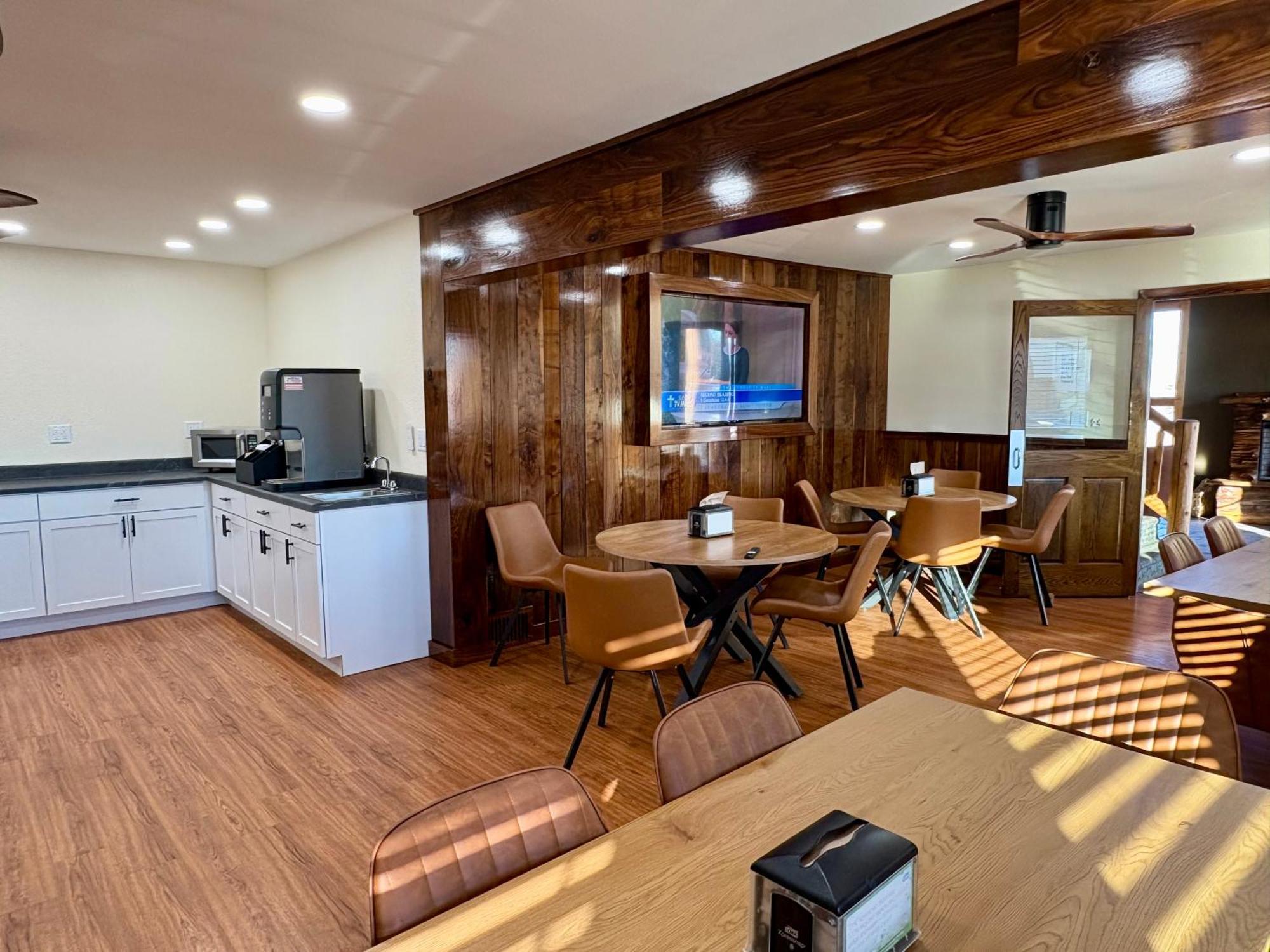 Americas Best Value Inn Wall Luaran gambar