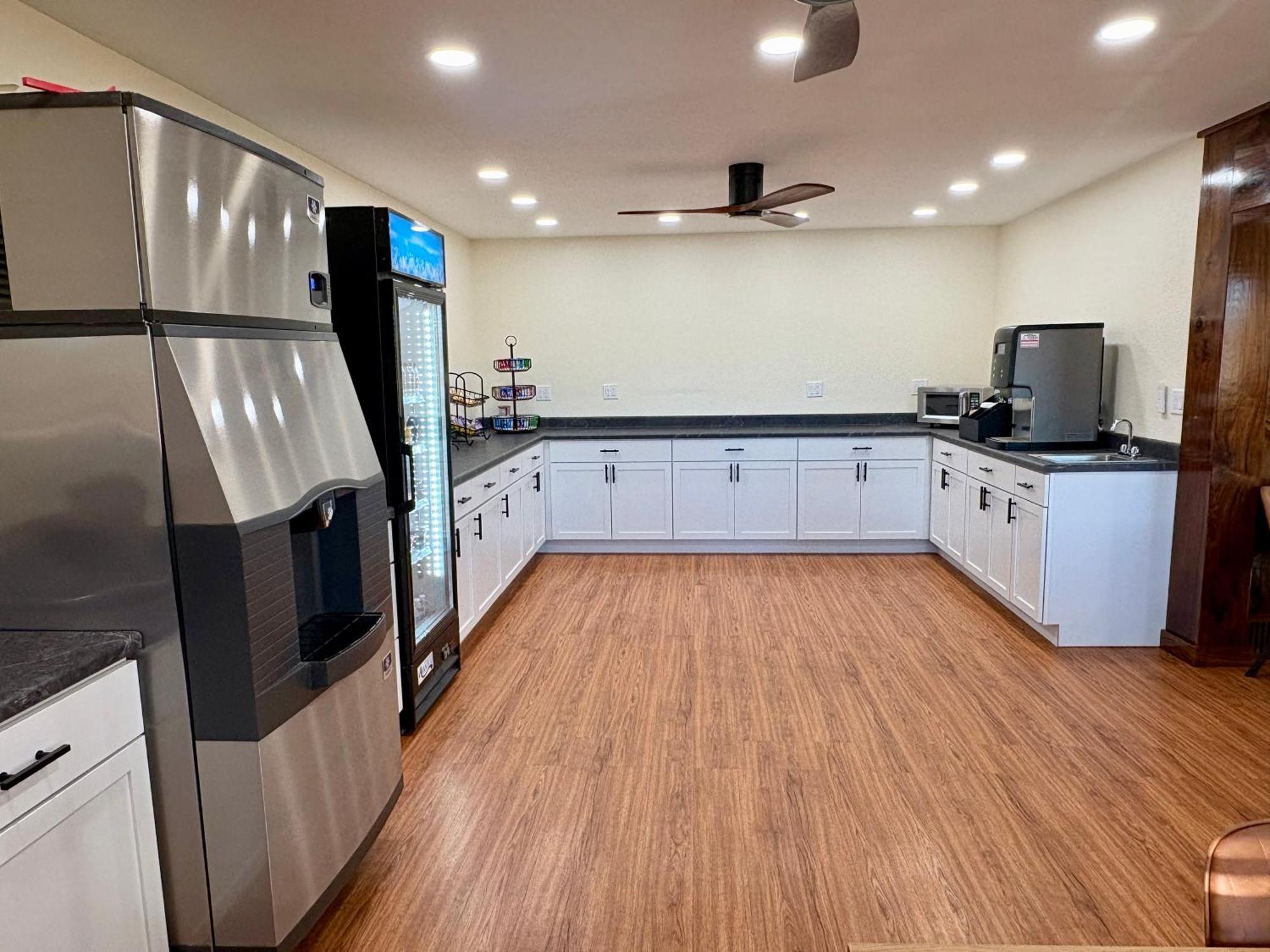 Americas Best Value Inn Wall Luaran gambar